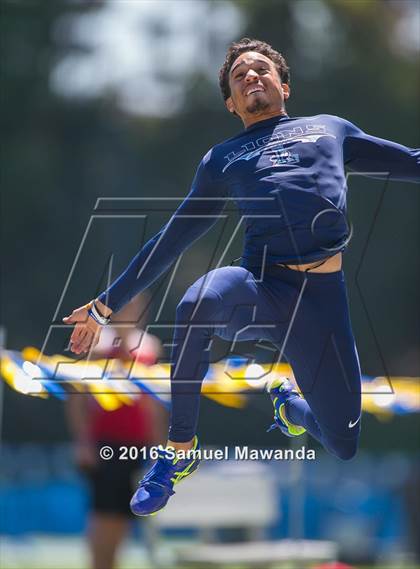 Thumbnail 3 in Bruin Legends of Track & Field Invitational photogallery.