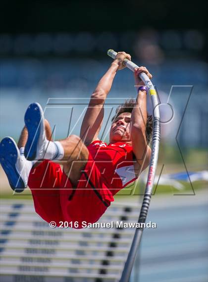 Thumbnail 2 in Bruin Legends of Track & Field Invitational photogallery.