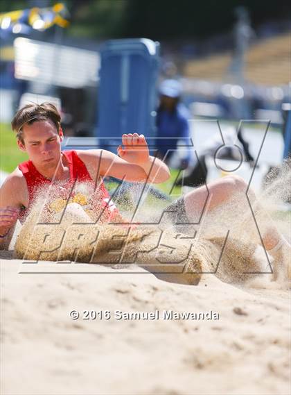 Thumbnail 3 in Bruin Legends of Track & Field Invitational photogallery.