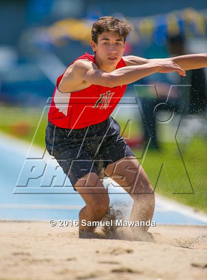 Thumbnail 1 in Bruin Legends of Track & Field Invitational photogallery.