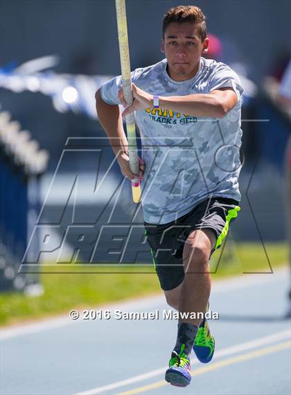 Thumbnail 1 in Bruin Legends of Track & Field Invitational photogallery.