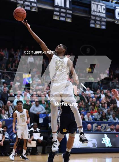 Thumbnail 1 in St. Vincent-St. Mary vs. Olmsted Falls (OHSAA DI Regional Semifinal) photogallery.