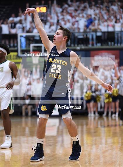 Thumbnail 2 in St. Vincent-St. Mary vs. Olmsted Falls (OHSAA DI Regional Semifinal) photogallery.