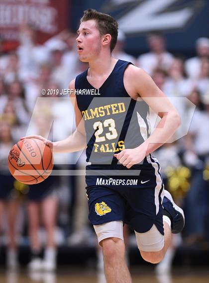 Thumbnail 3 in St. Vincent-St. Mary vs. Olmsted Falls (OHSAA DI Regional Semifinal) photogallery.