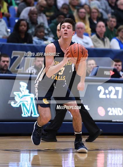 Thumbnail 3 in St. Vincent-St. Mary vs. Olmsted Falls (OHSAA DI Regional Semifinal) photogallery.