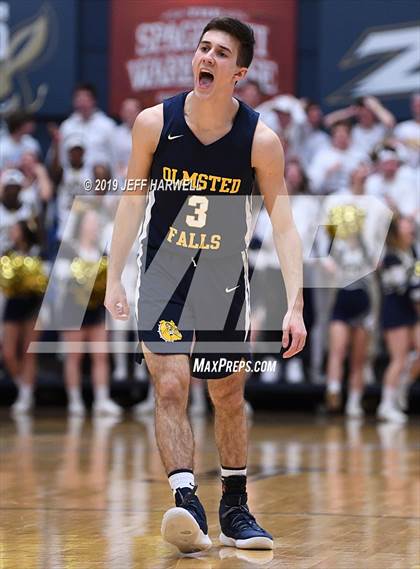 Thumbnail 1 in St. Vincent-St. Mary vs. Olmsted Falls (OHSAA DI Regional Semifinal) photogallery.