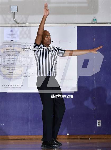 Thumbnail 2 in Pleasant Valley vs. Liberty Ranch (St. Hope Elite Classic) photogallery.