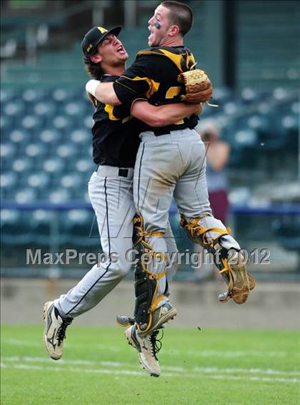 Thumbnail 1 in Amity Regional vs. Shelton (SCC Final) photogallery.