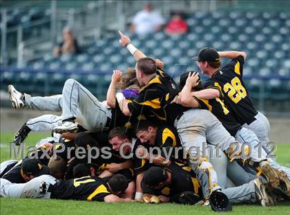 Thumbnail 2 in Amity Regional vs. Shelton (SCC Final) photogallery.