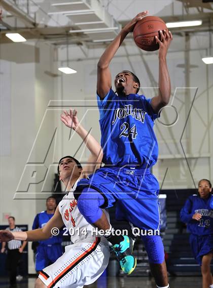 Thumbnail 2 in Jordan vs. Orange (Orange Holiday Classic) photogallery.