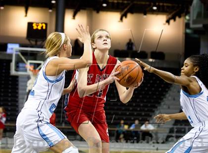Thumbnail 1 in St. Henry vs Boone Co. (KHSAA Ninth Region) photogallery.