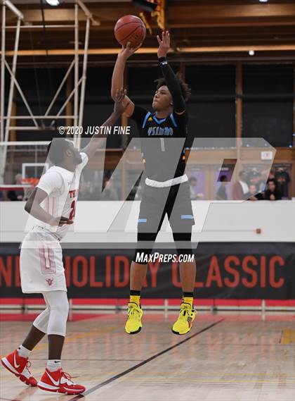 Thumbnail 3 in San Ysidro vs. Arbor View (Torrey Pines Holiday Classic) photogallery.