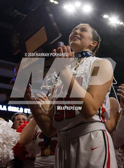 Thumbnail 2 in Yutan vs. Crofton (NSAA Class C2 Final Awards) photogallery.