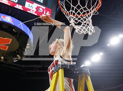Thumbnail 3 in Yutan vs. Crofton (NSAA Class C2 Final Awards) photogallery.