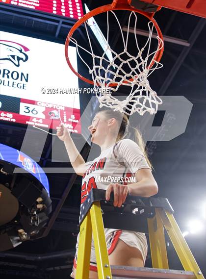 Thumbnail 1 in Yutan vs. Crofton (NSAA Class C2 Final Awards) photogallery.