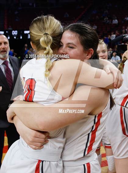 Thumbnail 2 in Yutan vs. Crofton (NSAA Class C2 Final Awards) photogallery.