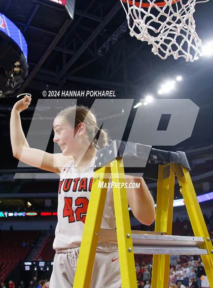 Thumbnail 2 in Yutan vs. Crofton (NSAA Class C2 Final Awards) photogallery.