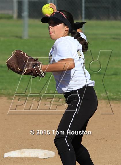 Thumbnail 2 in Northview vs Azusa photogallery.
