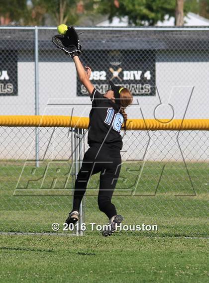 Thumbnail 2 in Northview vs Azusa photogallery.