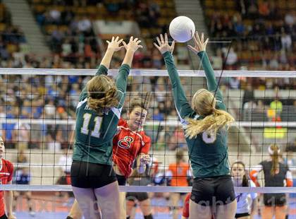 Thumbnail 2 in Eaton vs. Manitou Springs (CHSAA 3A Championship) photogallery.