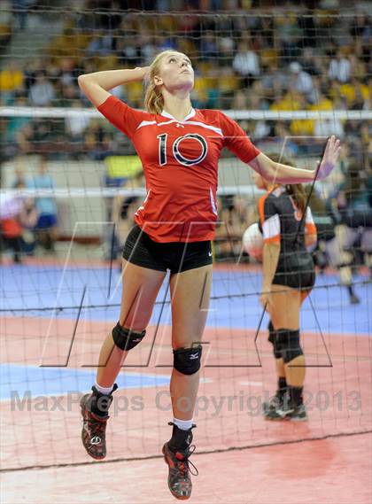 Thumbnail 2 in Eaton vs. Manitou Springs (CHSAA 3A Championship) photogallery.