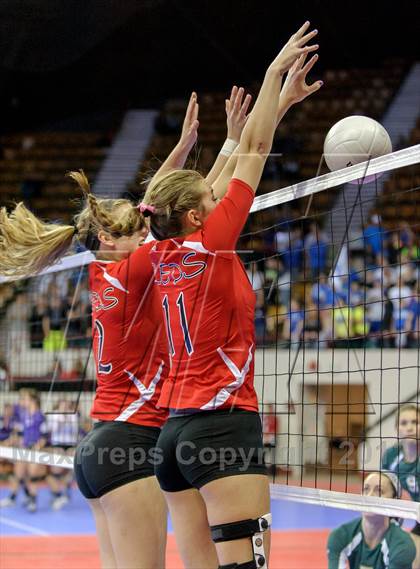 Thumbnail 3 in Eaton vs. Manitou Springs (CHSAA 3A Championship) photogallery.