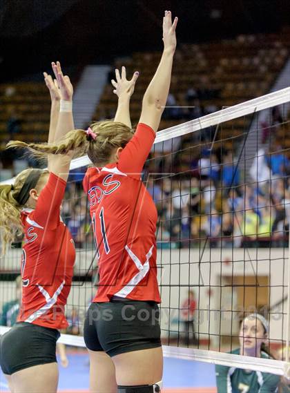 Thumbnail 2 in Eaton vs. Manitou Springs (CHSAA 3A Championship) photogallery.