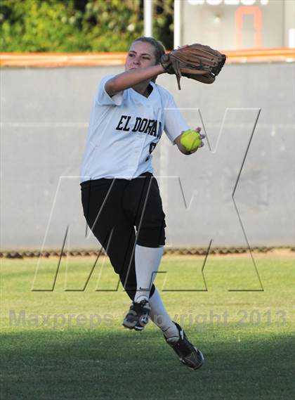 Thumbnail 1 in El Dorado vs. Rosary photogallery.
