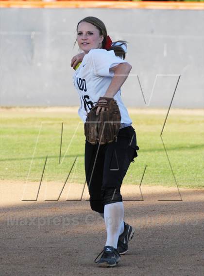 Thumbnail 1 in El Dorado vs. Rosary photogallery.