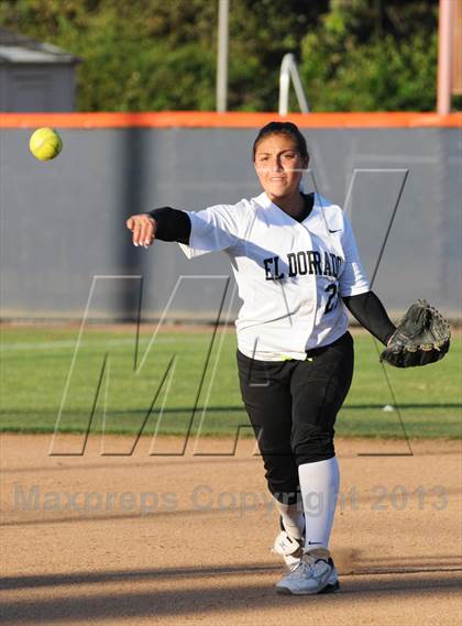 Thumbnail 2 in El Dorado vs. Rosary photogallery.