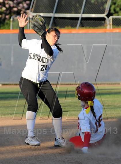 Thumbnail 2 in El Dorado vs. Rosary photogallery.