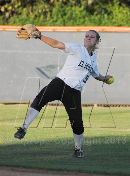 Thumbnail 2 in El Dorado vs. Rosary photogallery.