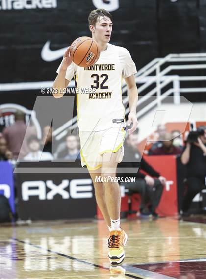 Thumbnail 3 in La Lumiere vs. Montverde Academy (Spalding Hoophall Classic) photogallery.