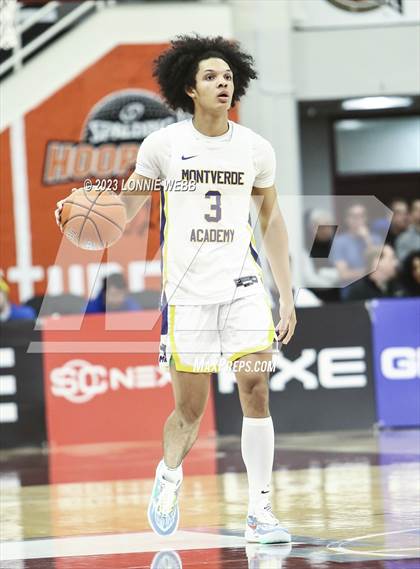 Thumbnail 1 in La Lumiere vs. Montverde Academy (Spalding Hoophall Classic) photogallery.