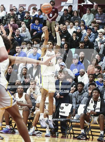 Thumbnail 2 in La Lumiere vs. Montverde Academy (Spalding Hoophall Classic) photogallery.