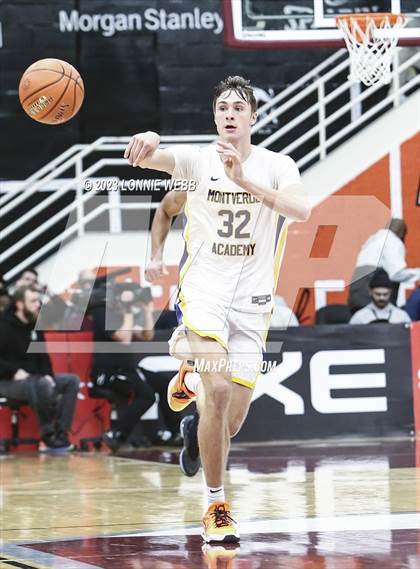 Thumbnail 3 in La Lumiere vs. Montverde Academy (Spalding Hoophall Classic) photogallery.