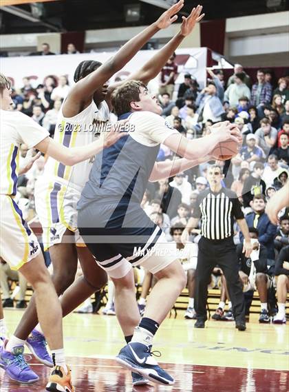 Thumbnail 2 in La Lumiere vs. Montverde Academy (Spalding Hoophall Classic) photogallery.
