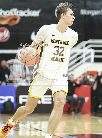 Thumbnail 1 in La Lumiere vs. Montverde Academy (Spalding Hoophall Classic) photogallery.