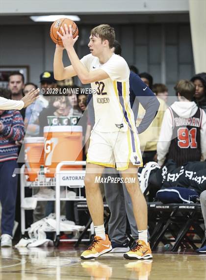 Thumbnail 2 in La Lumiere vs. Montverde Academy (Spalding Hoophall Classic) photogallery.