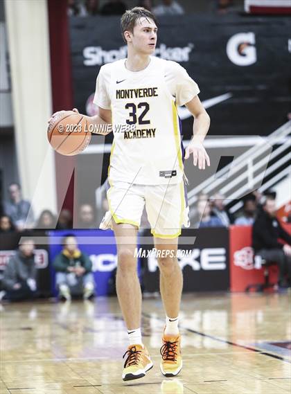 Thumbnail 3 in La Lumiere vs. Montverde Academy (Spalding Hoophall Classic) photogallery.