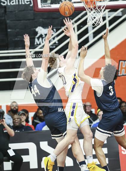 Thumbnail 3 in La Lumiere vs. Montverde Academy (Spalding Hoophall Classic) photogallery.