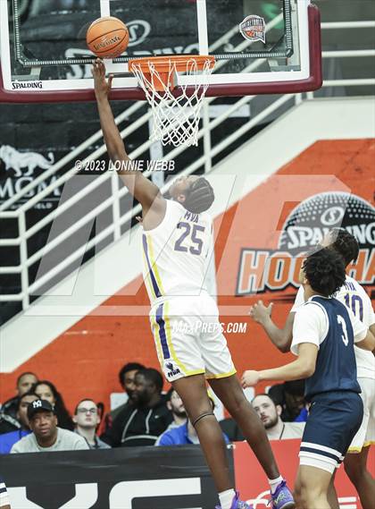 Thumbnail 3 in La Lumiere vs. Montverde Academy (Spalding Hoophall Classic) photogallery.