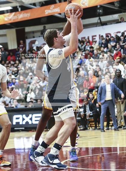 Thumbnail 1 in La Lumiere vs. Montverde Academy (Spalding Hoophall Classic) photogallery.