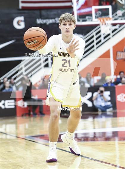Thumbnail 2 in La Lumiere vs. Montverde Academy (Spalding Hoophall Classic) photogallery.