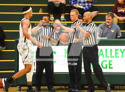 Thumbnail 1 in Prolific Prep Academy vs Eleate Prep of SoCal photogallery.