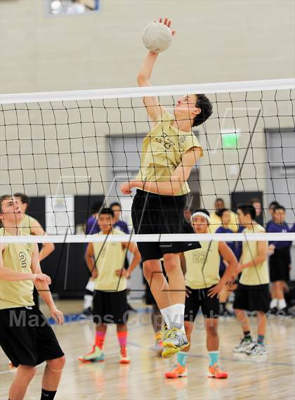 Thumbnail 3 in Cathedral vs. Bishop Montgomery (CIF SS D4 Final) photogallery.