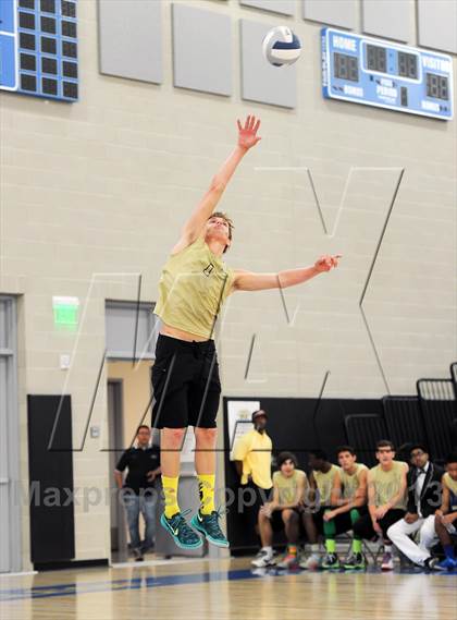 Thumbnail 3 in Cathedral vs. Bishop Montgomery (CIF SS D4 Final) photogallery.