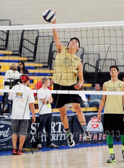 Thumbnail 3 in Cathedral vs. Bishop Montgomery (CIF SS D4 Final) photogallery.