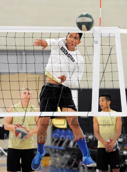 Thumbnail 3 in Cathedral vs. Bishop Montgomery (CIF SS D4 Final) photogallery.