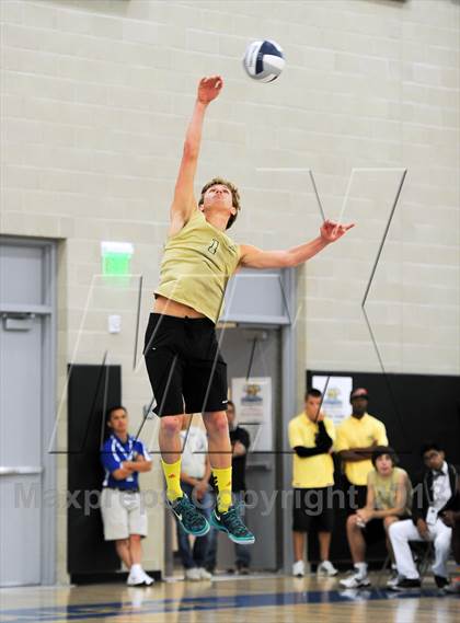 Thumbnail 3 in Cathedral vs. Bishop Montgomery (CIF SS D4 Final) photogallery.